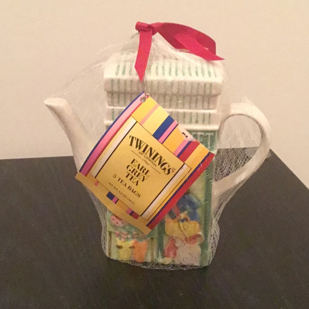 Tea pot with Earl Grey Tea bags - Picture 1 of 3